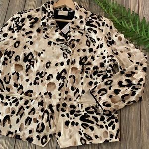 Chico’s cheetah print blazer Size 2 NWT